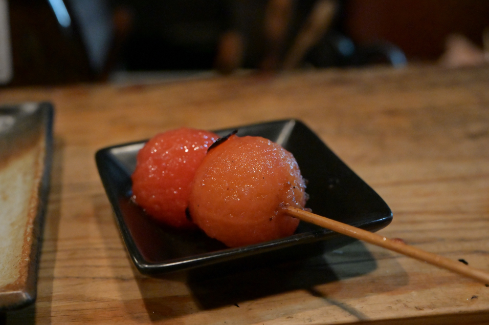 皮を剥いたトマト串