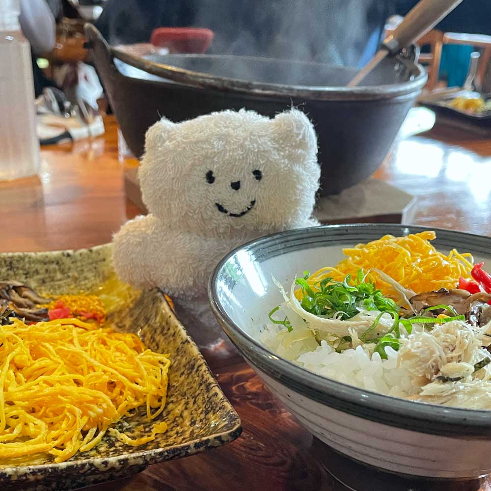 ひさ倉の鶏飯とおすましくま子